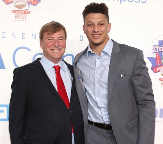 Leigh Steinberg pictured with Patrick Mahomes